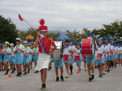 かがやきっ子パレード（運動会）山東小といえばパレード！今年もかっこよく披露しました。